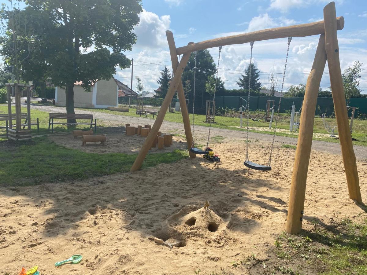 Penzion Rozkos Pruhonice Bagian luar foto