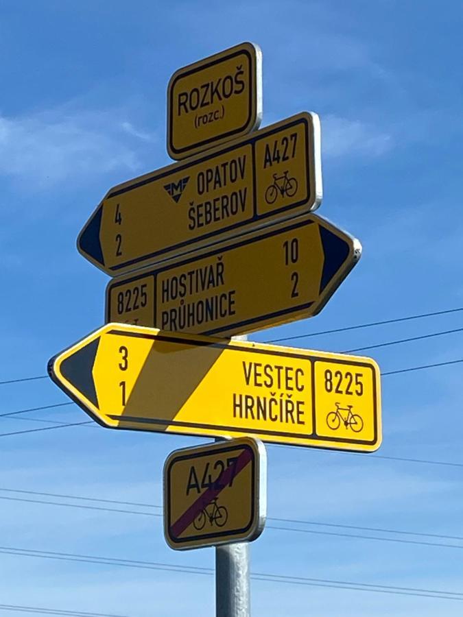 Penzion Rozkos Pruhonice Bagian luar foto